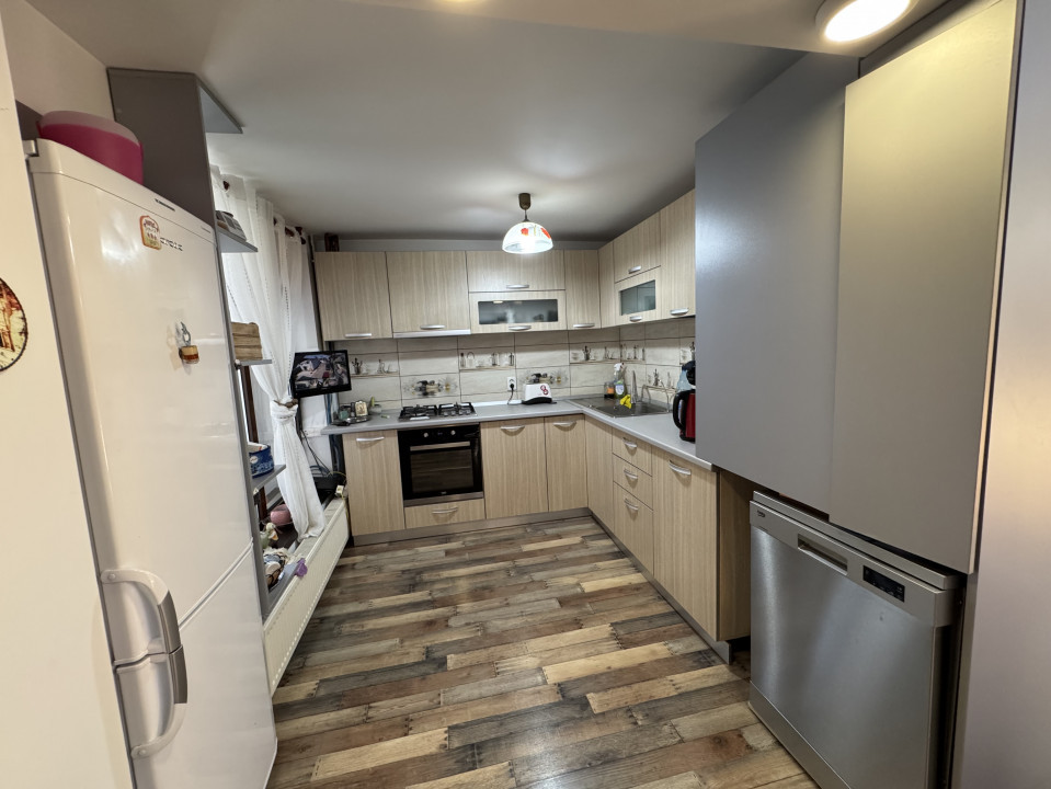 Vila P+1  plus spatii comerciale, Zona Bulevardul Bucuresti