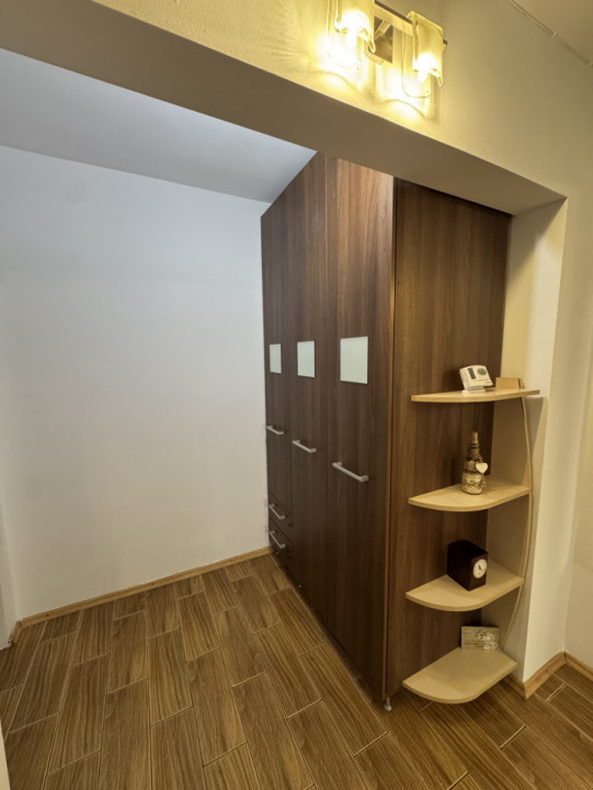 Ap 3 cam, etaj 1, Zona Malu Rosu