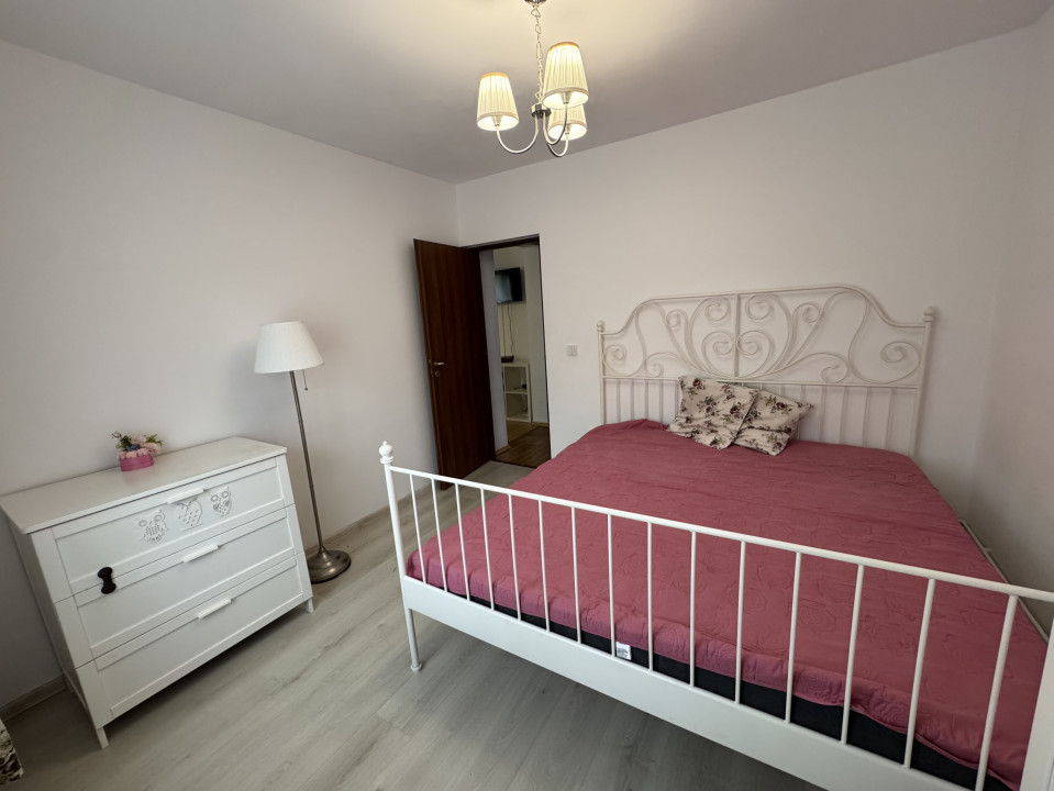 Ap 3 cam, etaj 1, Zona Malu Rosu