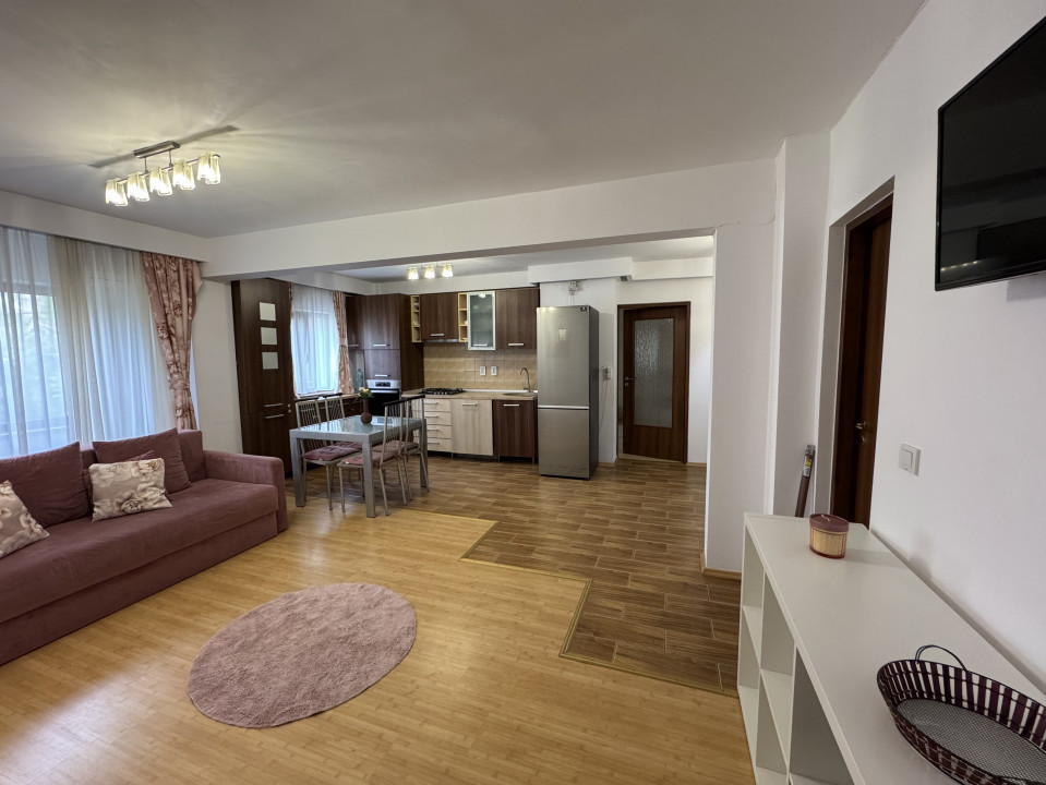 Ap 3 cam, etaj 1, Zona Malu Rosu
