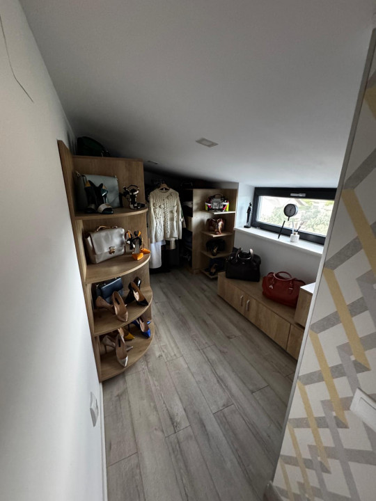 Ap 3 cam Albert, cu loc de parcare inclus, bloc cu LIft