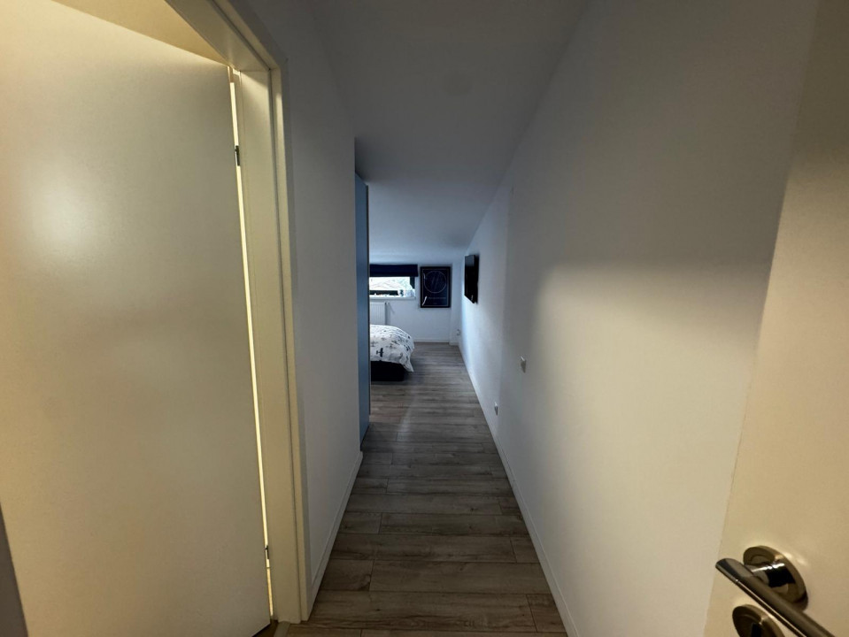 Ap 3 cam Albert, cu loc de parcare inclus, bloc cu LIft
