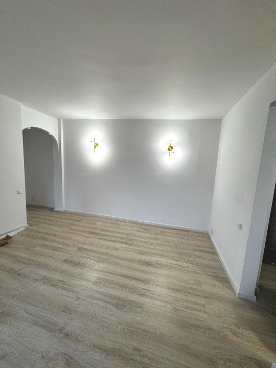 Ap 2 camere, etaj 3/4, renovat recent,  Ultracentral – Piața Victoriei