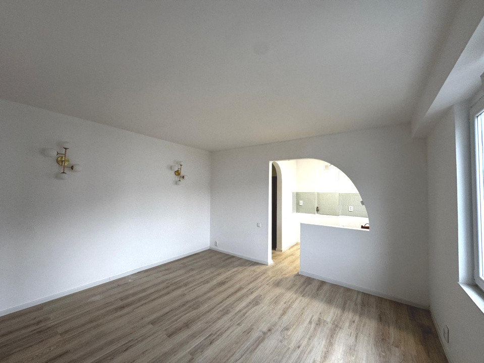 Ap 2 camere, etaj 3/4, renovat recent,  Ultracentral – Piața Victoriei