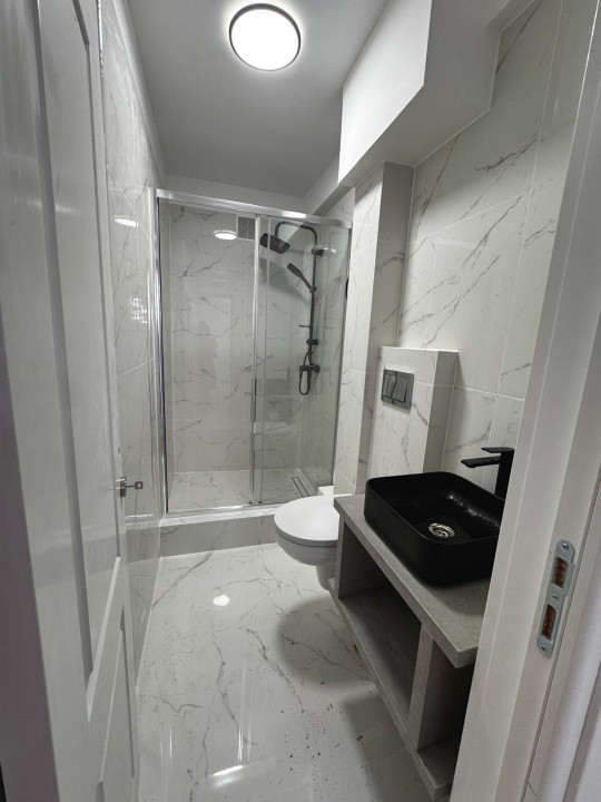 Ap 2 camere, etaj 3/4, renovat recent,  Ultracentral – Piața Victoriei