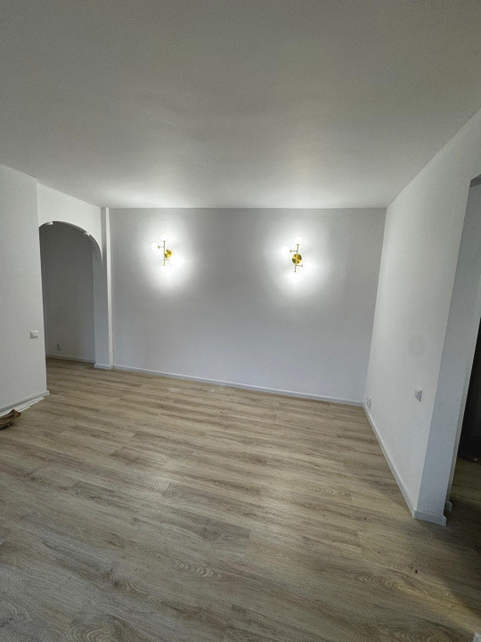 Ap 2 camere, etaj 3/4, renovat recent,  Ultracentral – Piața Victoriei