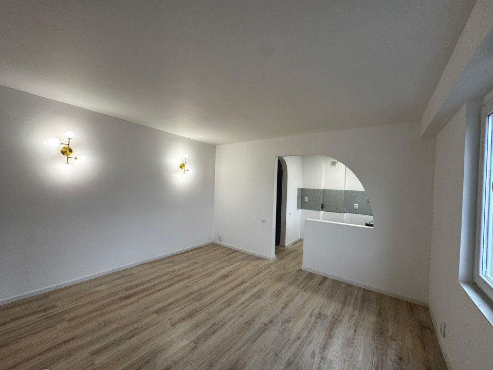 Ap 2 camere, etaj 3/4, renovat recent,  Ultracentral – Piața Victoriei