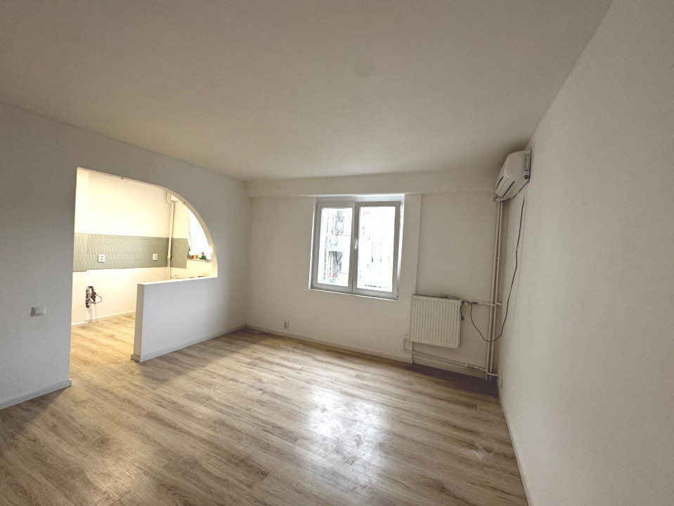 Ap 2 camere, etaj 3/4, renovat recent,  Ultracentral – Piața Victoriei