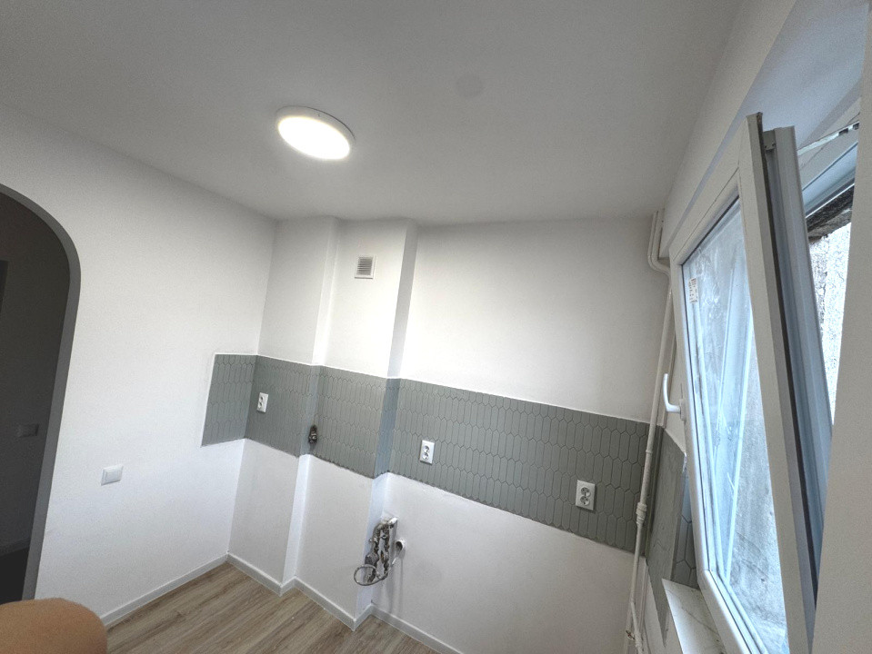 Ap 2 camere, etaj 3/4, renovat recent,  Ultracentral – Piața Victoriei