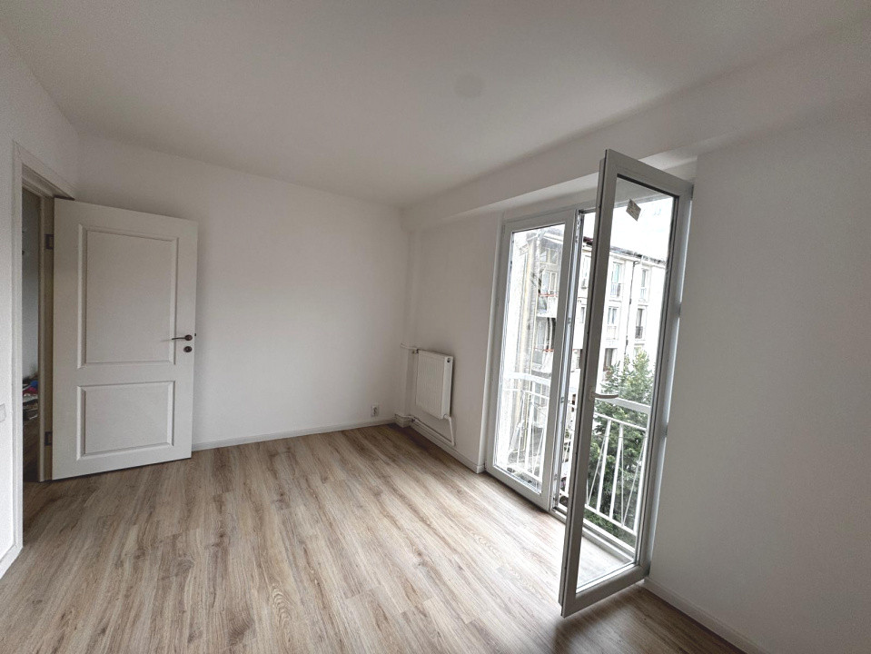 Ap 2 camere, etaj 3/4, renovat recent,  Ultracentral – Piața Victoriei