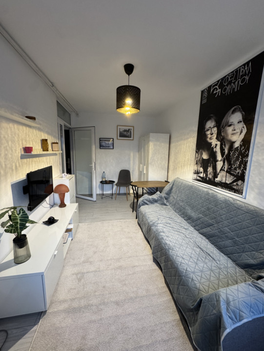 Garsoniera et 3/4, Vest-Kaufland