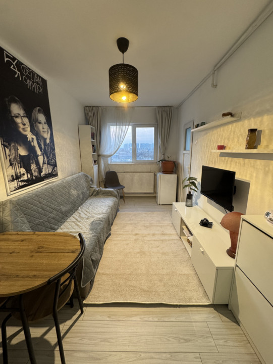 Garsoniera et 3/4, Vest-Kaufland