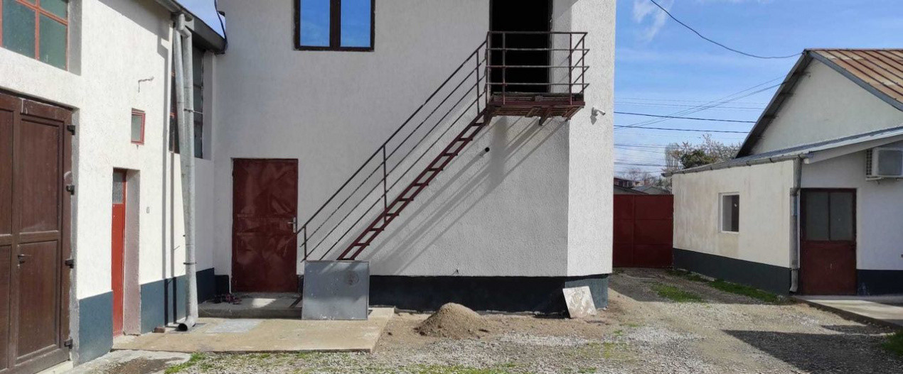 Spatiu potrivit activitati diverse cu intrare stradala