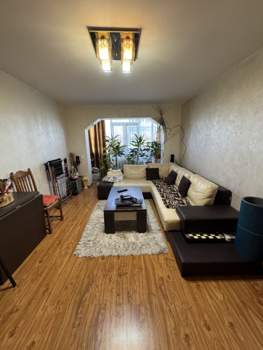 Apartament 3 camere, etaj 4/10, Marasesti 