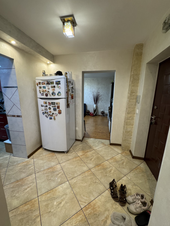 Apartament 3 camere, etaj 4/10, Marasesti 