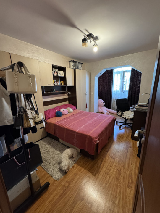 Apartament 3 camere, etaj 4/10, Marasesti 