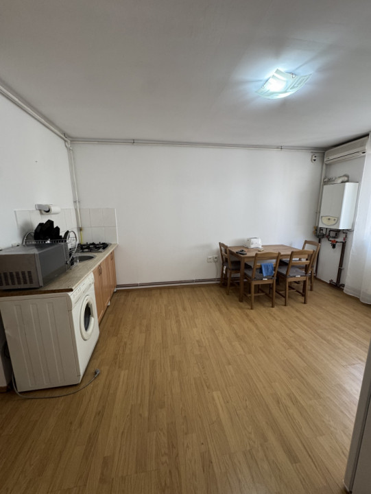 Apartament 2 cam, etaj 1, Mihai Bravu - Teleajan