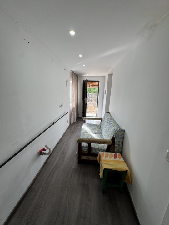 Casa din caramida cu teren 4185 mp in Comuna Manesti
