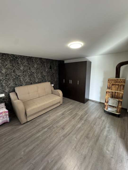 Casa din caramida cu teren 4185 mp in Comuna Manesti