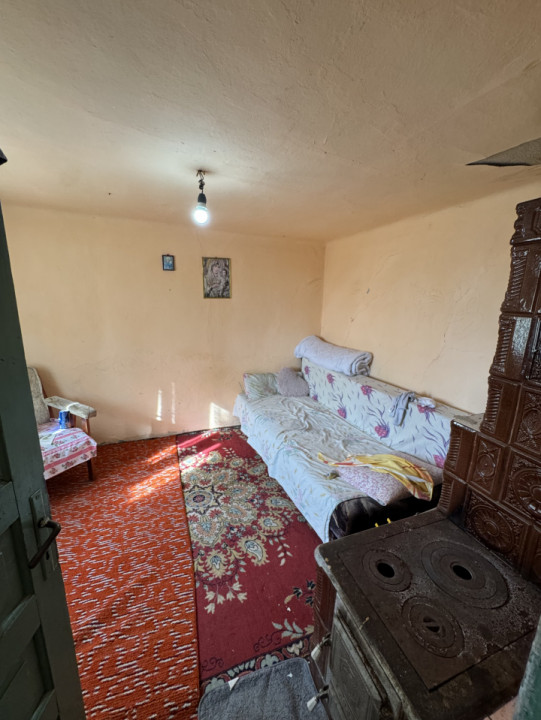 Casa din caramida cu teren 4185 mp in Comuna Manesti