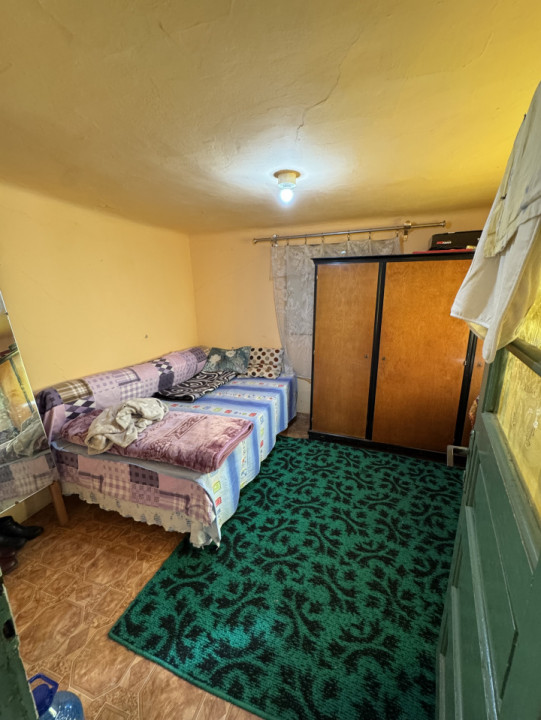 Casa din caramida cu teren 4185 mp in Comuna Manesti