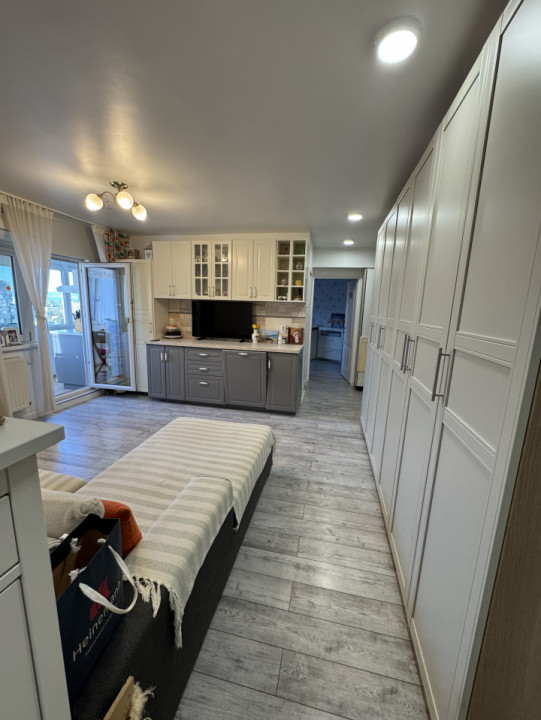 Apartament 3 camere, etaj 10, Republicii