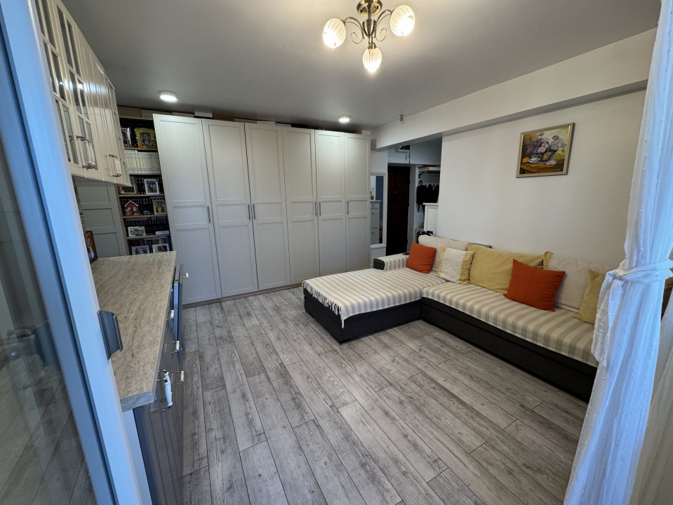 Apartament 3 camere, etaj 10, Republicii