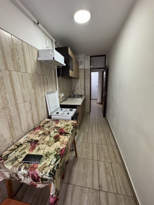 Garsonieră, cf 1 dec, Et 4/4, zona  9 Mai- Piața 