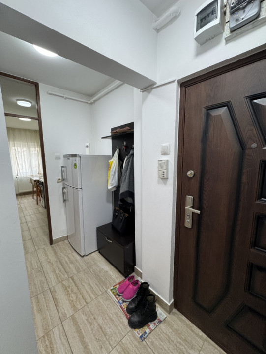 Garsonieră, cf 1 dec, Et 4/4, zona  9 Mai- Piața 