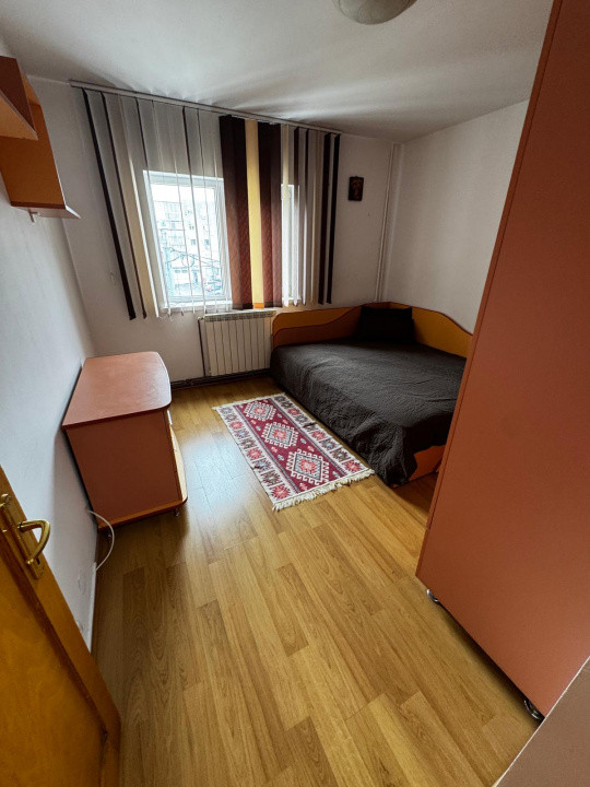 Ap 2 camere conf 1 dec, etaj 2/4, Malu Rosu