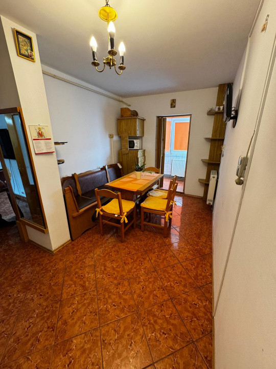 Ap 2 camere conf 1 dec, etaj 2/4, Malu Rosu