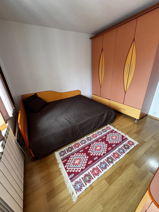 Ap 2 camere conf 1 dec, etaj 2/4, Malu Rosu