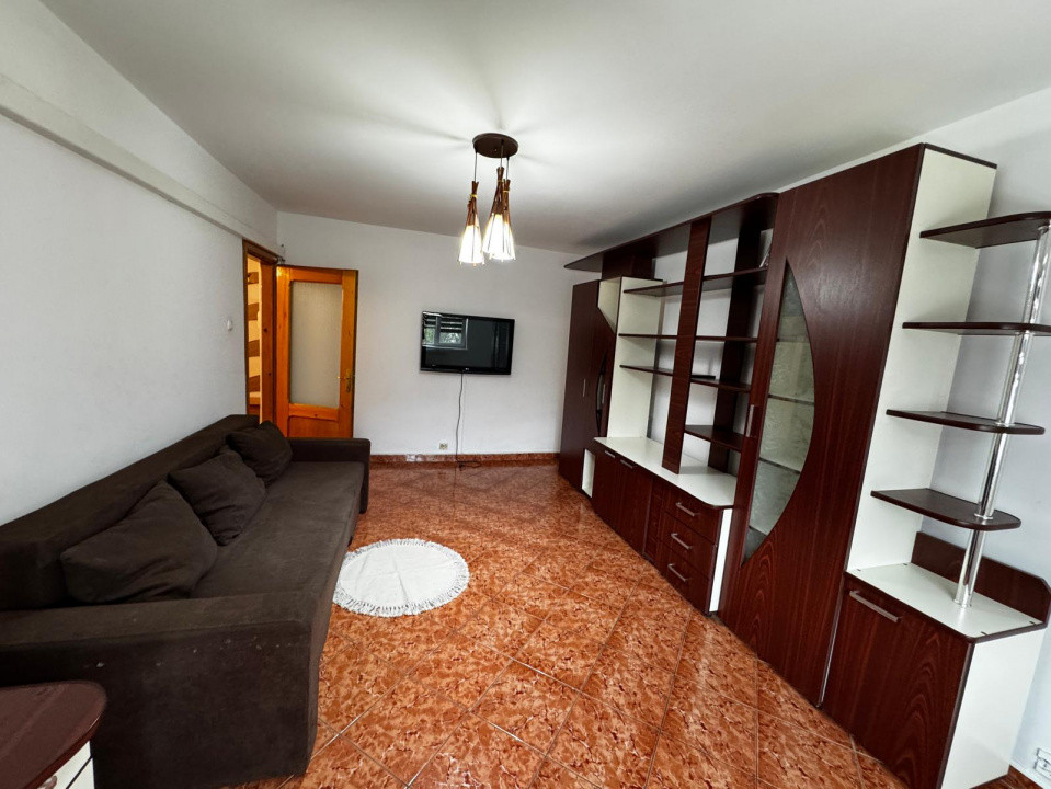 Ap 2 camere conf 1 dec, etaj 2/4, Malu Rosu