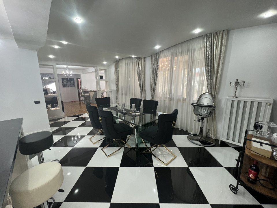 Vila superba, P+ M, Buda