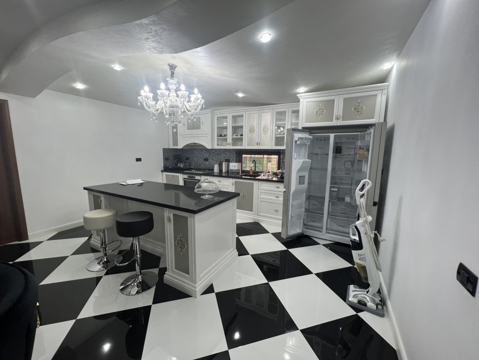 Vila superba, P+ M, Buda