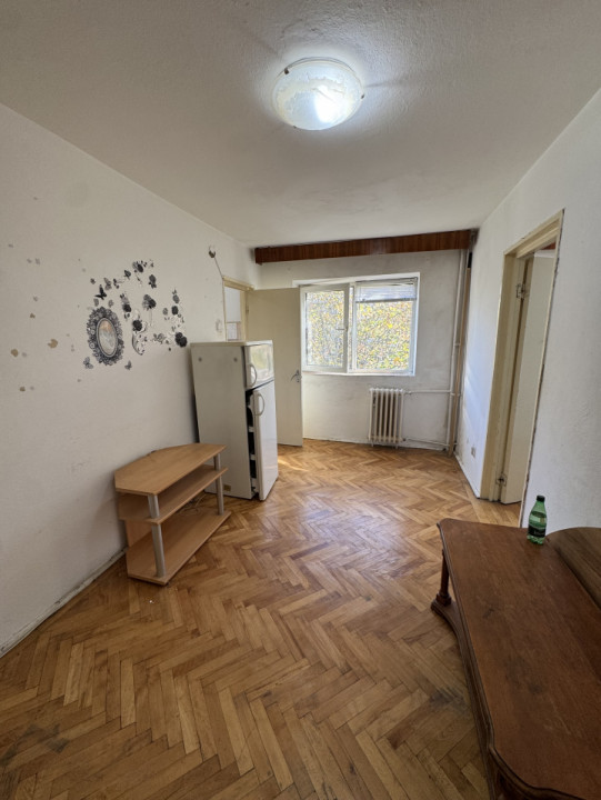 Apartament 2 camere, cf 3, etaj 3/4, zona Vest