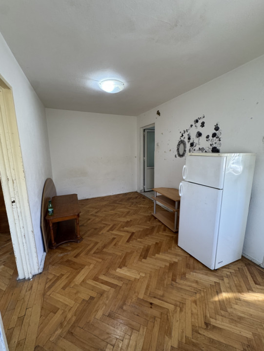 Apartament 2 camere, cf 3, etaj 3/4, zona Vest