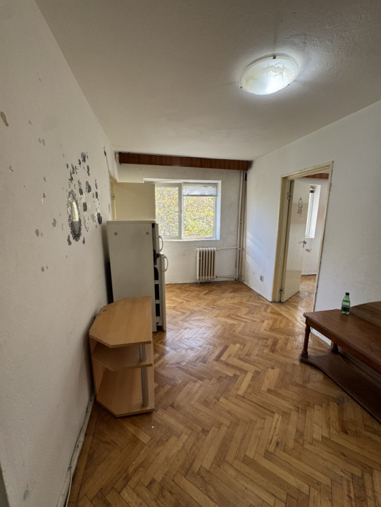 Apartament 2 camere, cf 3, etaj 3/4, zona Vest