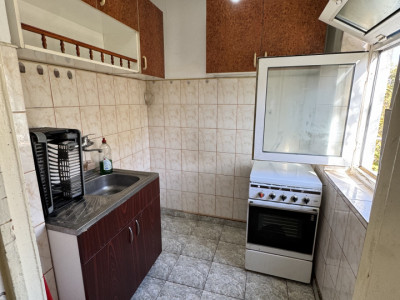 Apartament 2 camere, cf 3, etaj 3/4, zona Vest