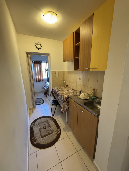 Inchiriere Garsoniera Cf 1, etaj 1, 9 Mai