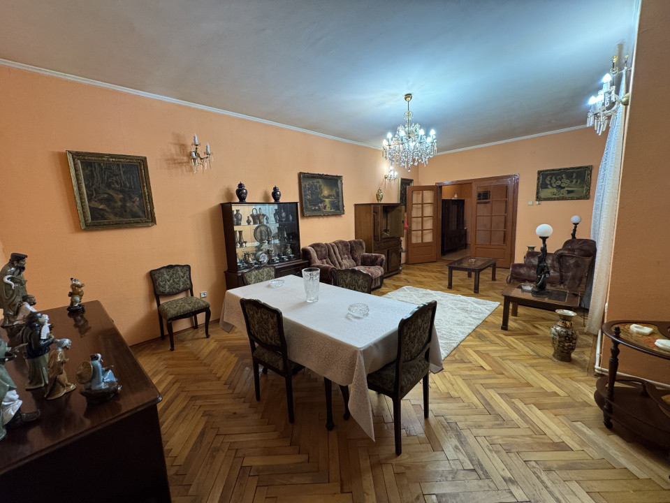 Casa cu teren de 526 mp in zona Lupeni