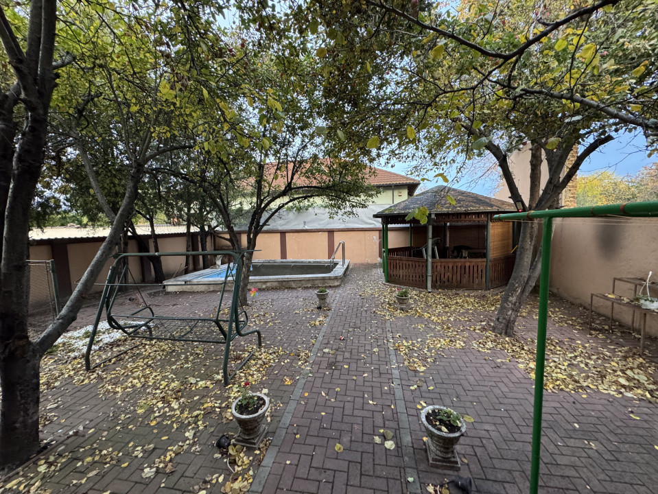 Casa cu teren de 526 mp in zona Lupeni