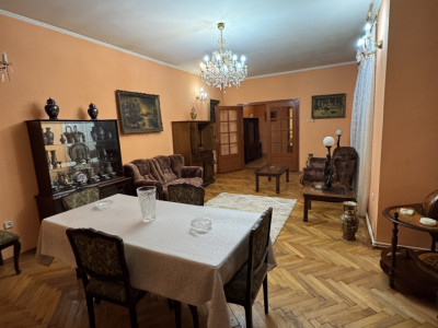 Casa cu teren de 526 mp in zona Lupeni