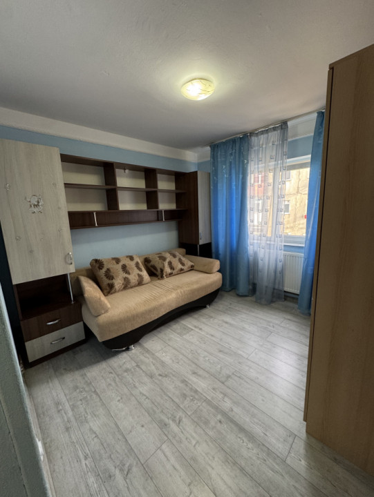 Închiriere apartament 2 camere – Zona 9 Mai / Registrul Comerțului