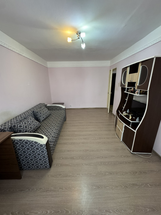 Închiriere apartament 2 camere – Zona 9 Mai / Registrul Comerțului