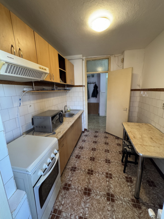 Închiriere apartament 2 camere – Zona 9 Mai / Registrul Comerțului