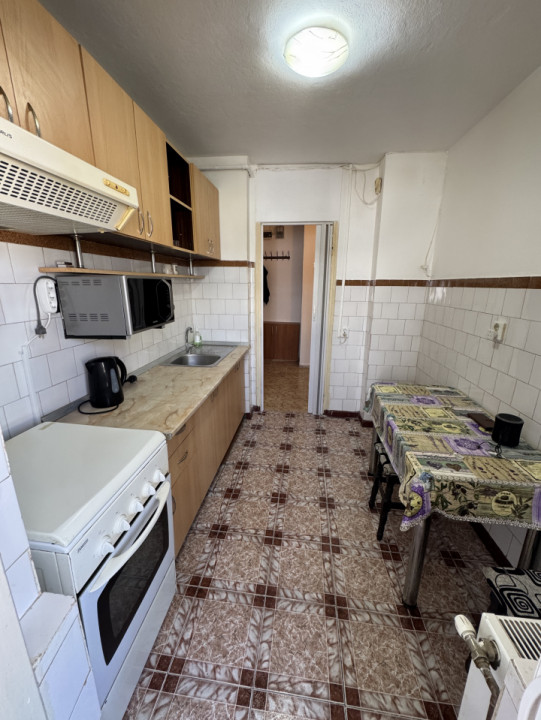 Închiriere apartament 2 camere – Zona 9 Mai / Registrul Comerțului