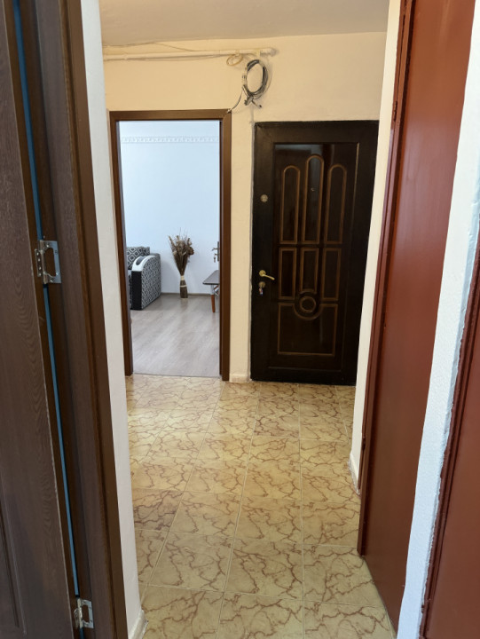Închiriere apartament 2 camere – Zona 9 Mai / Registrul Comerțului