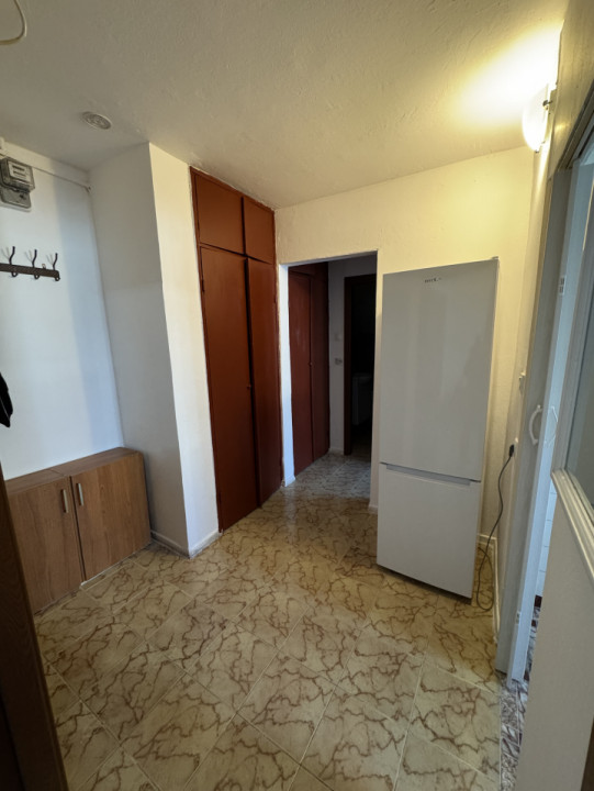 Închiriere apartament 2 camere – Zona 9 Mai / Registrul Comerțului