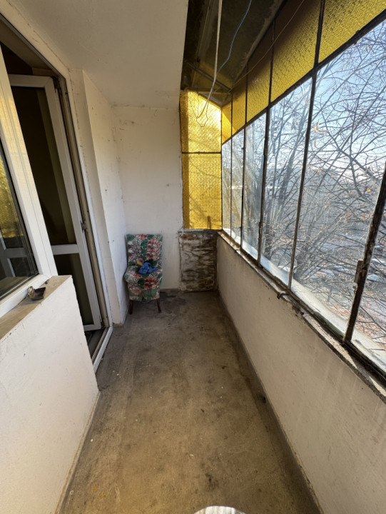 Apartament 2 camere, cf 1 semidec, etaj 4/4, Democratiei